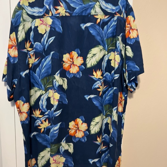 Tommy Bahama Men's Navy and Orange Floral Shirt - Picture 4 of 5